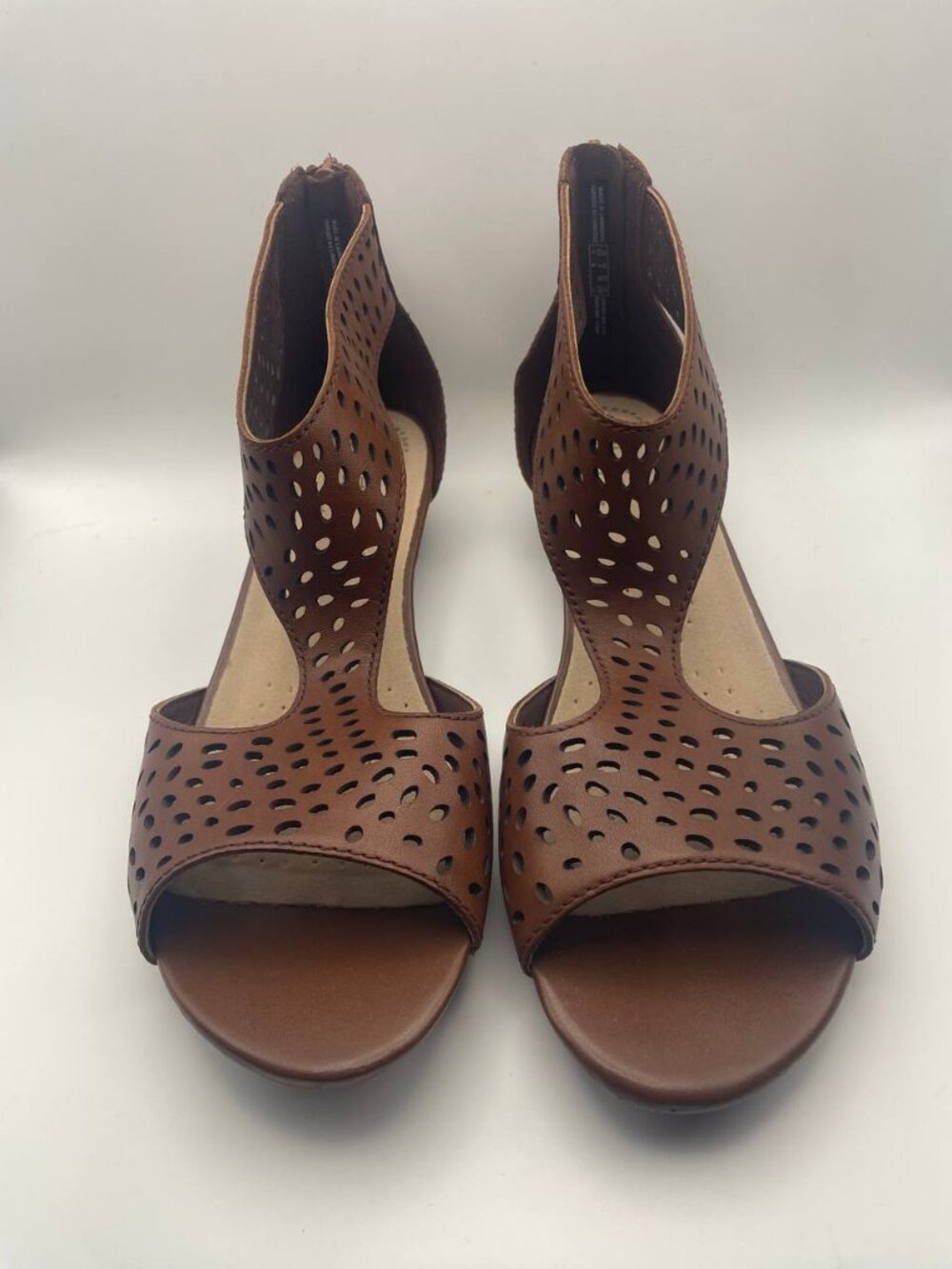 NWB Clarks Abigail Ruby Dark Tan Leather Perforated Wedge Sandals - Ultimate Co